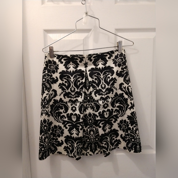 Ann Taylor Dresses & Skirts - Black and white pattern skirt Ann Taylor LOFT petite